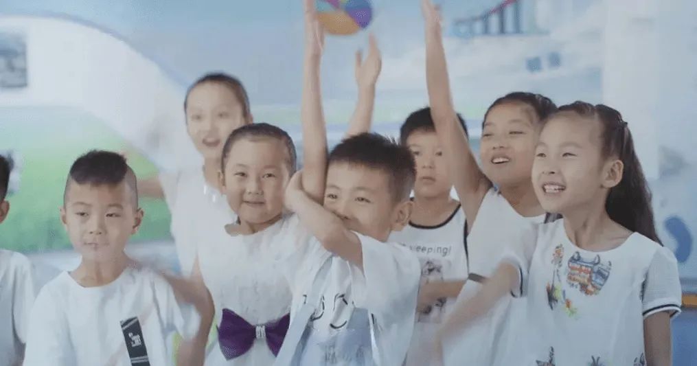 花花牛丨每天一杯奶，幸福健康喝出來?。。? style=