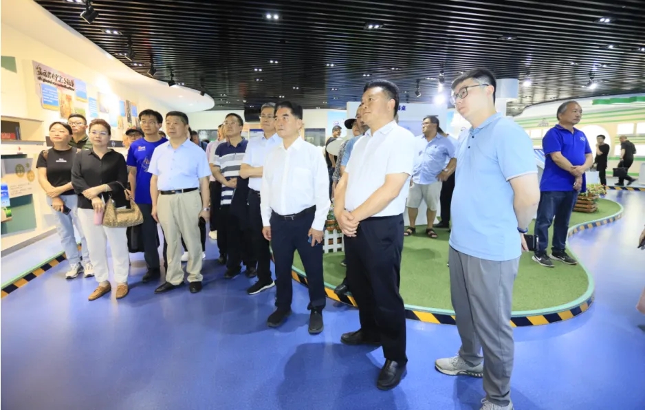 花花牛丨中國人民大學河南校友會蒞臨花花牛參觀座談 花花牛丨中國人民大學河南校友會蒞臨花花牛參觀座談