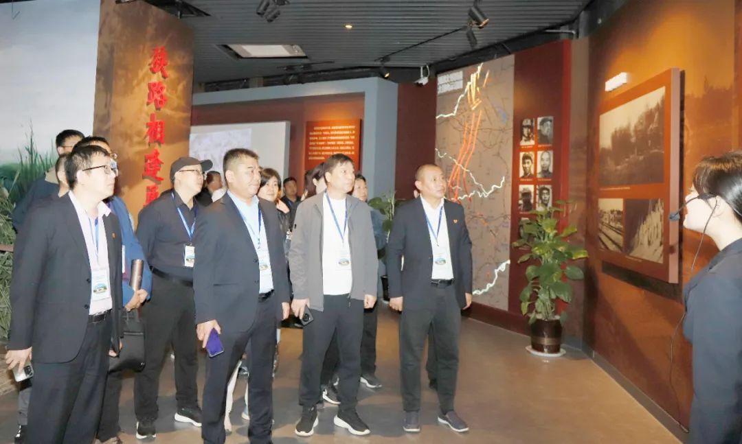 傳承紅色基因·踐行初心使命 | 花花牛乳業(yè)集團黨務(wù)干部赴河南大別山干部學院開展綜合素質(zhì)提升教育培訓 傳承紅色基因·踐行初心使命 | 花花牛乳業(yè)集團黨務(wù)干部赴河南大別山干部學院開展綜合素質(zhì)提升教育培訓