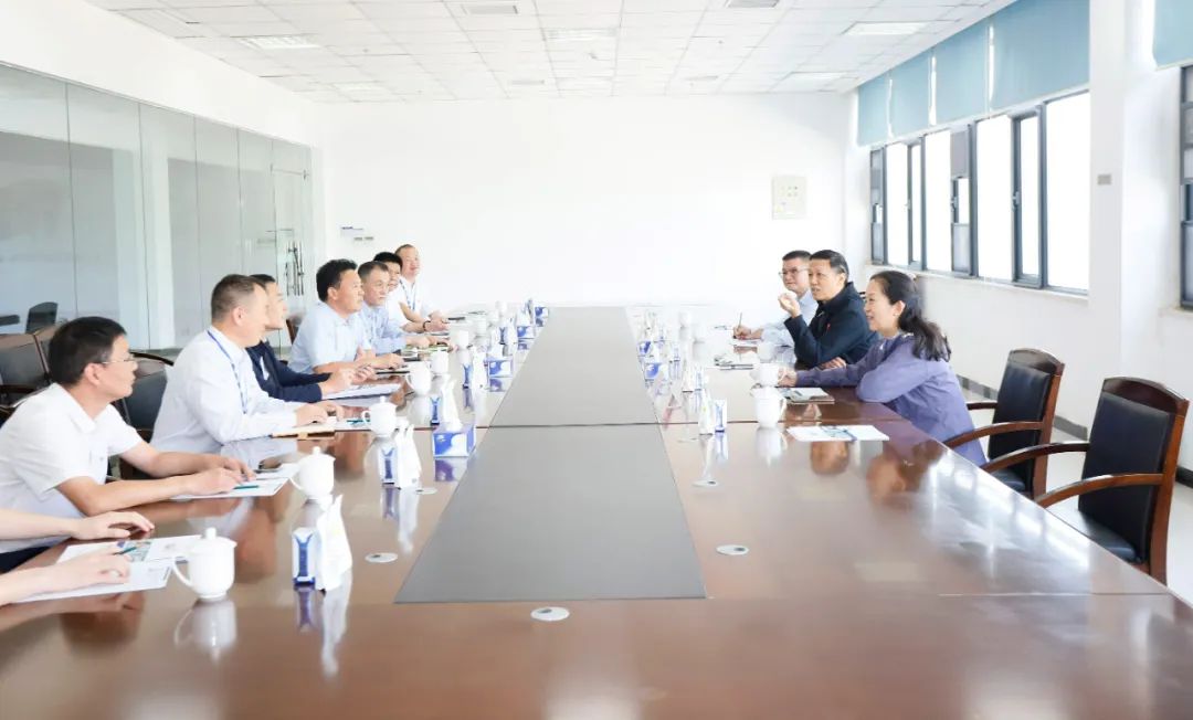 快樂過“雙節(jié)”，安全不放假｜河南農(nóng)投集團(tuán)黨委書記、董事長(zhǎng)李曉寰一行蒞臨花花牛乳業(yè)集團(tuán)開展“雙節(jié)”安全生產(chǎn)大檢查活動(dòng)并慰問一線職工、