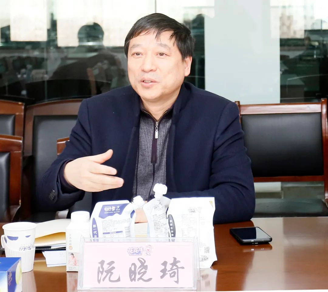 花花牛丨東北農(nóng)大食品學(xué)院院長、中原食品實(shí)驗(yàn)室首席科學(xué)家姜毓君教授蒞臨花花牛乳業(yè)集團(tuán)調(diào)研
