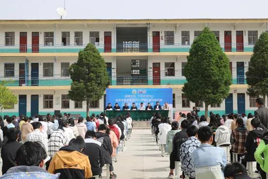 花花牛 | 花花牛乳業(yè)集團2021中國小康牛奶行動 公益助學捐贈儀式在太康縣舉行 花花牛 | 花花牛乳業(yè)集團2021中國小康牛奶行動 公益助學捐贈儀式在太康縣舉行