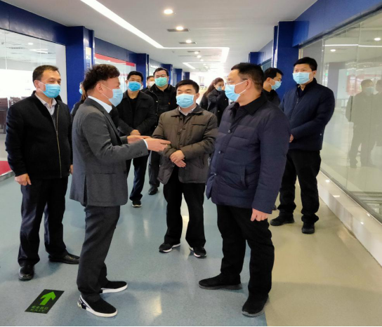 省委統(tǒng)戰(zhàn)部副部長(zhǎng)張紅林一行蒞臨花花牛乳業(yè)集團(tuán) 調(diào)研復(fù)工復(fù)產(chǎn)暨二七區(qū)民營(yíng)經(jīng)濟(jì)發(fā)展工作座談會(huì) 省委統(tǒng)戰(zhàn)部副部長(zhǎng)張紅林一行蒞臨花花牛乳業(yè)集團(tuán) 調(diào)研復(fù)工復(fù)產(chǎn)暨二七區(qū)民營(yíng)經(jīng)濟(jì)發(fā)展工作座談會(huì)