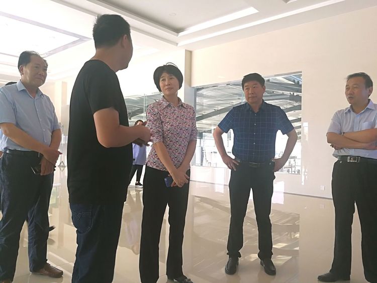 駐馬店市委常委、統(tǒng)戰(zhàn)部長姚新文 蒞臨花花牛乳業(yè)集團(tuán)總部調(diào)研