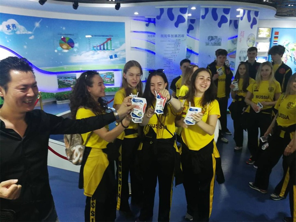 YDC河南中心全國第二屆“藍(lán)月獎(jiǎng)”暨“花花牛杯” 第七屆中俄舞蹈對(duì)抗賽五一勞動(dòng)節(jié)開賽 YDC河南中心全國第二屆“藍(lán)月獎(jiǎng)”暨“花花牛杯” 第七屆中俄舞蹈對(duì)抗賽五一勞動(dòng)節(jié)開賽