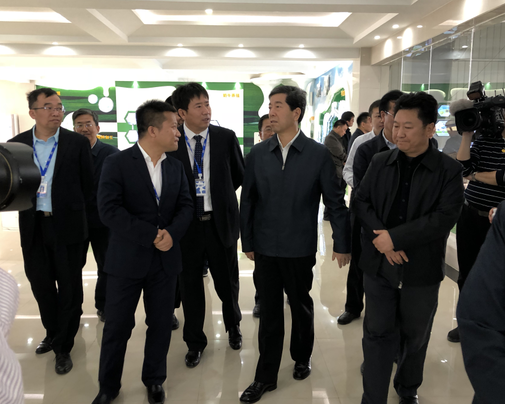 河南省委副書記、省長陳潤兒一行蒞臨 花花牛集團(tuán)魯山瑞亞牧業(yè)有限公司視察調(diào)研